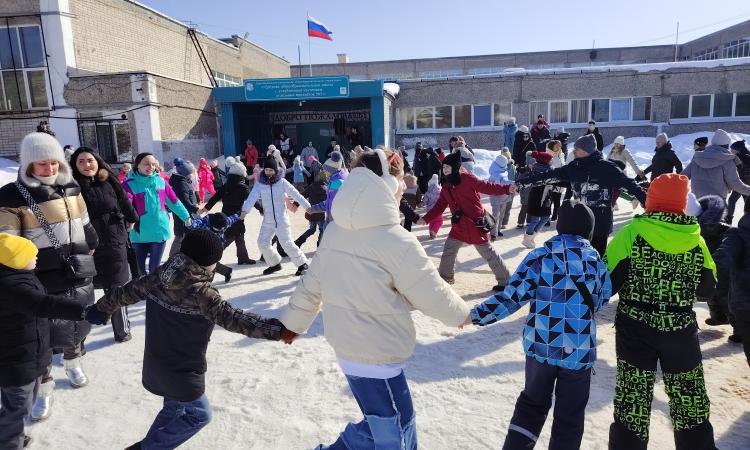 Школа 3. В конкурсе хороводов победила дружба!