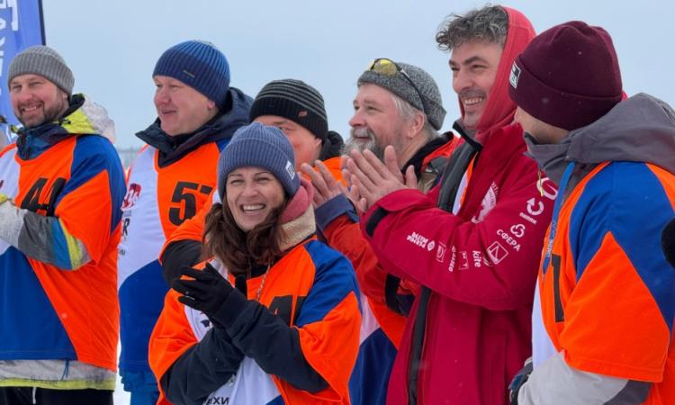 Спортсмены со всей страны съехались к «Палатам Строгановых», чтобы поучаствовать в завершающем этапе кубка России по сноукайтингу.