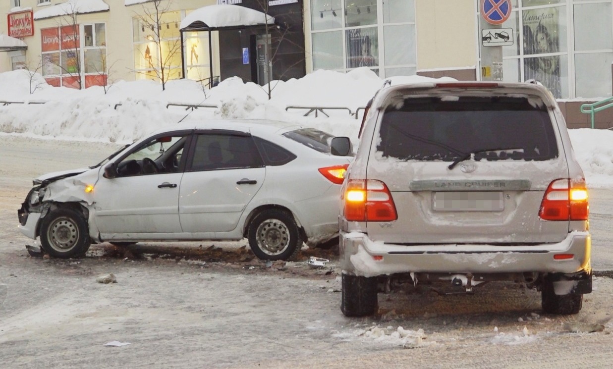 Чп новости перми сегодня. Дтп пермь сегодня восточный обход. Чп новости перми сегодня. Авария трасса екатеринбург пермь. Пермь чрезвычайные происшествия.