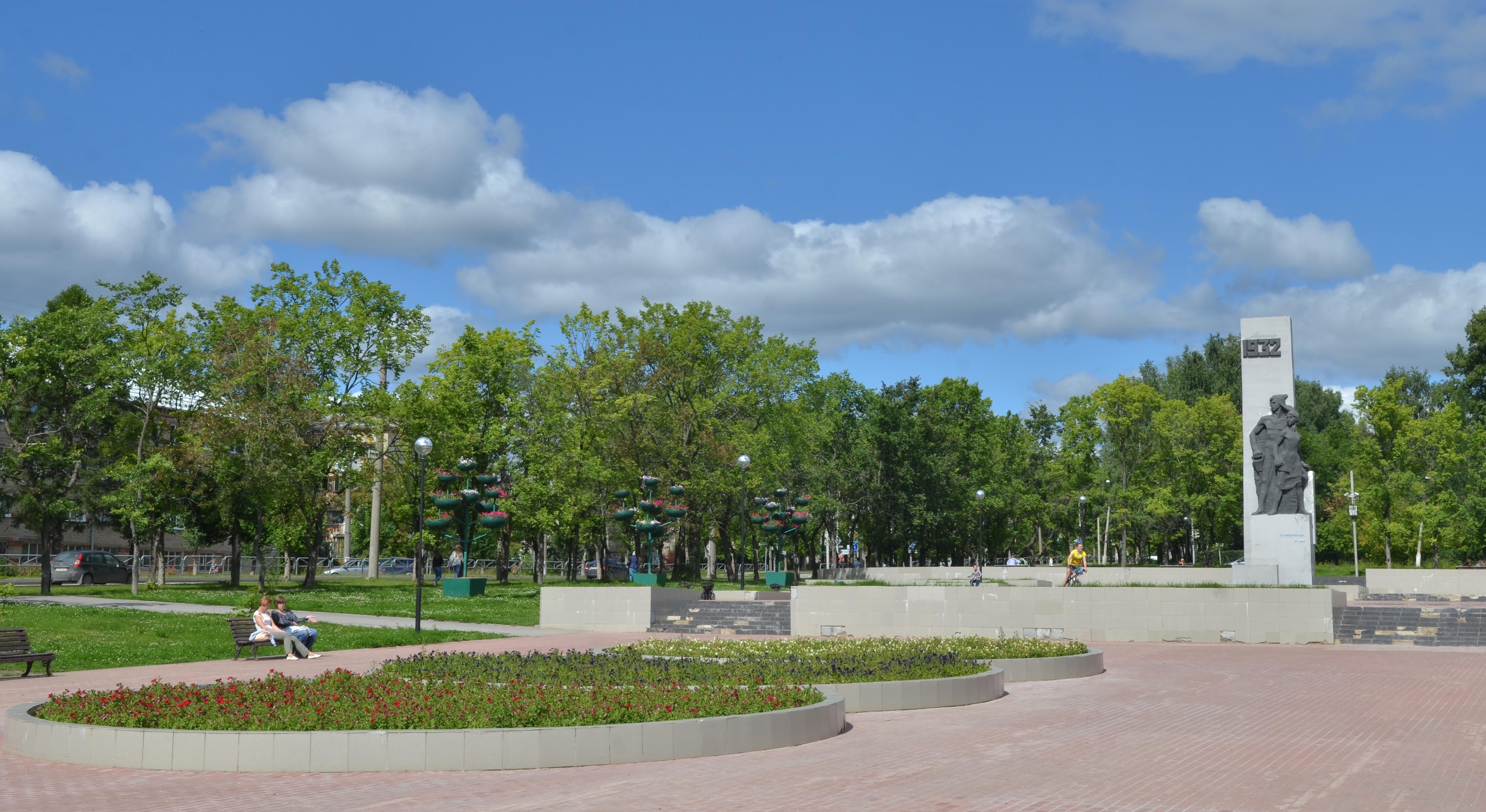 советская площадь березники. березники пермский край площадь. березники пермский край площадь. памятник первостроителям березники. памятник на первостроителей березники.