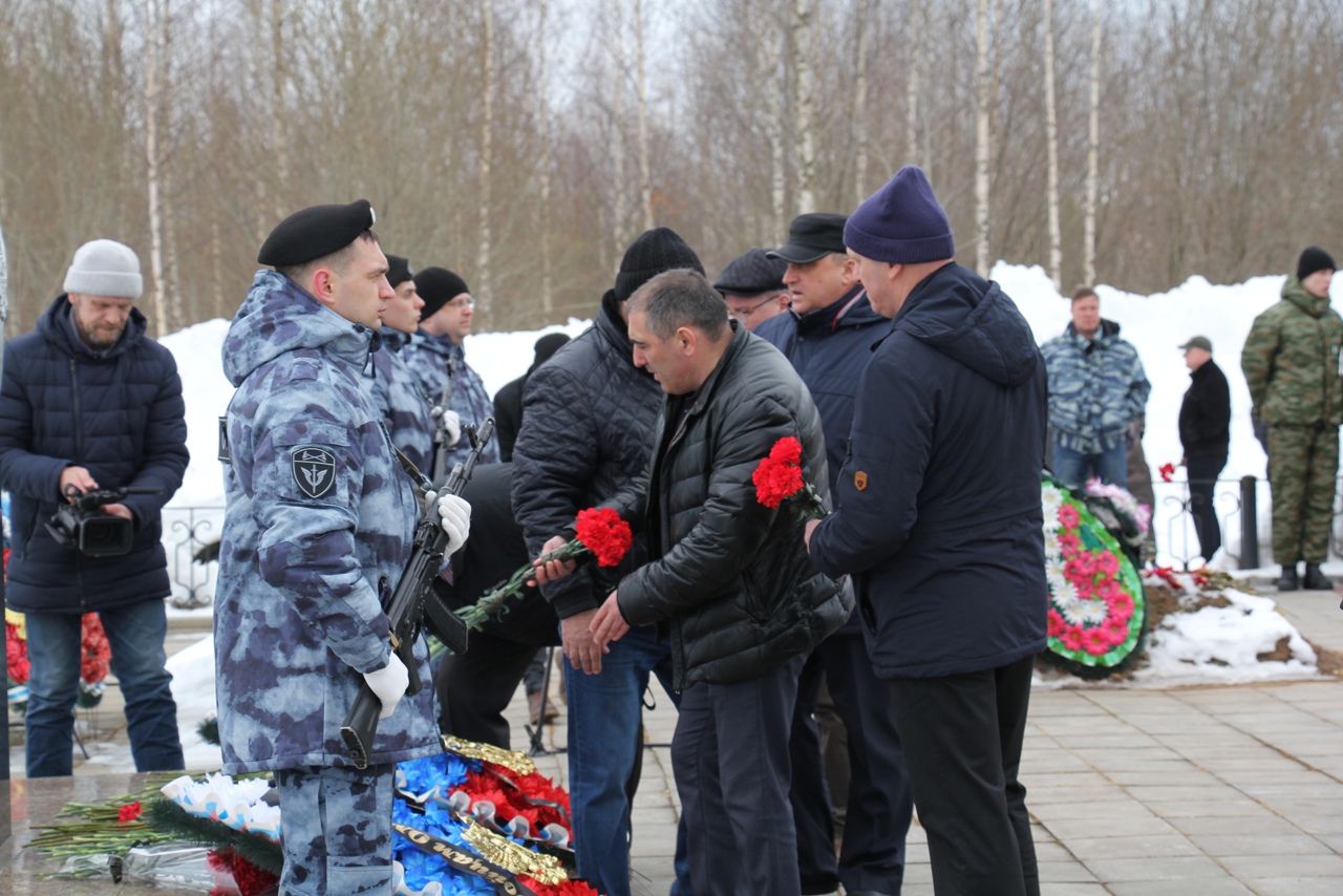 Омоновец отрезал ухо террористу. Пермский ОМОН Жани Ведено.